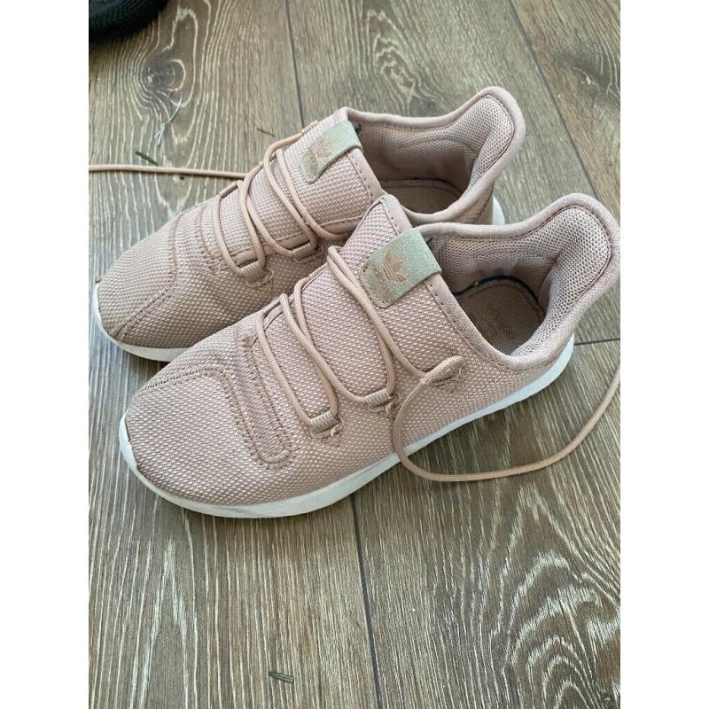 Girls Adidas trainers size 2,5